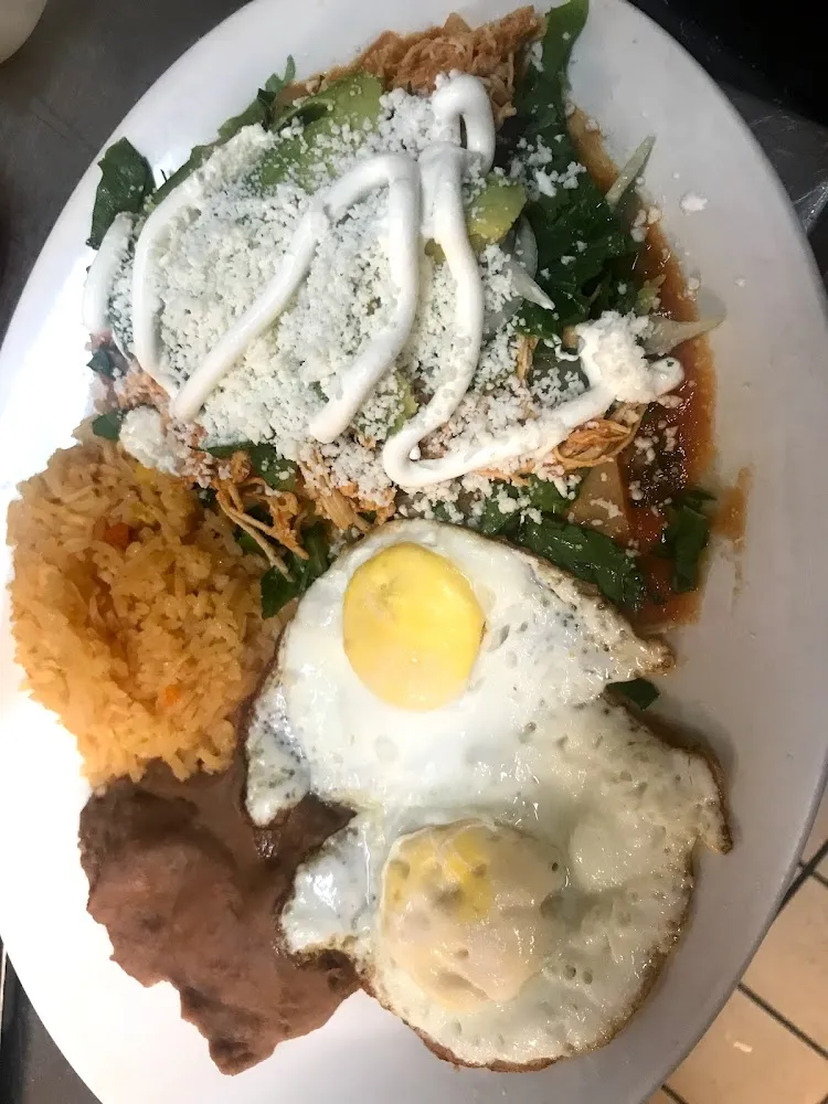 Chilaquiles Con Todo